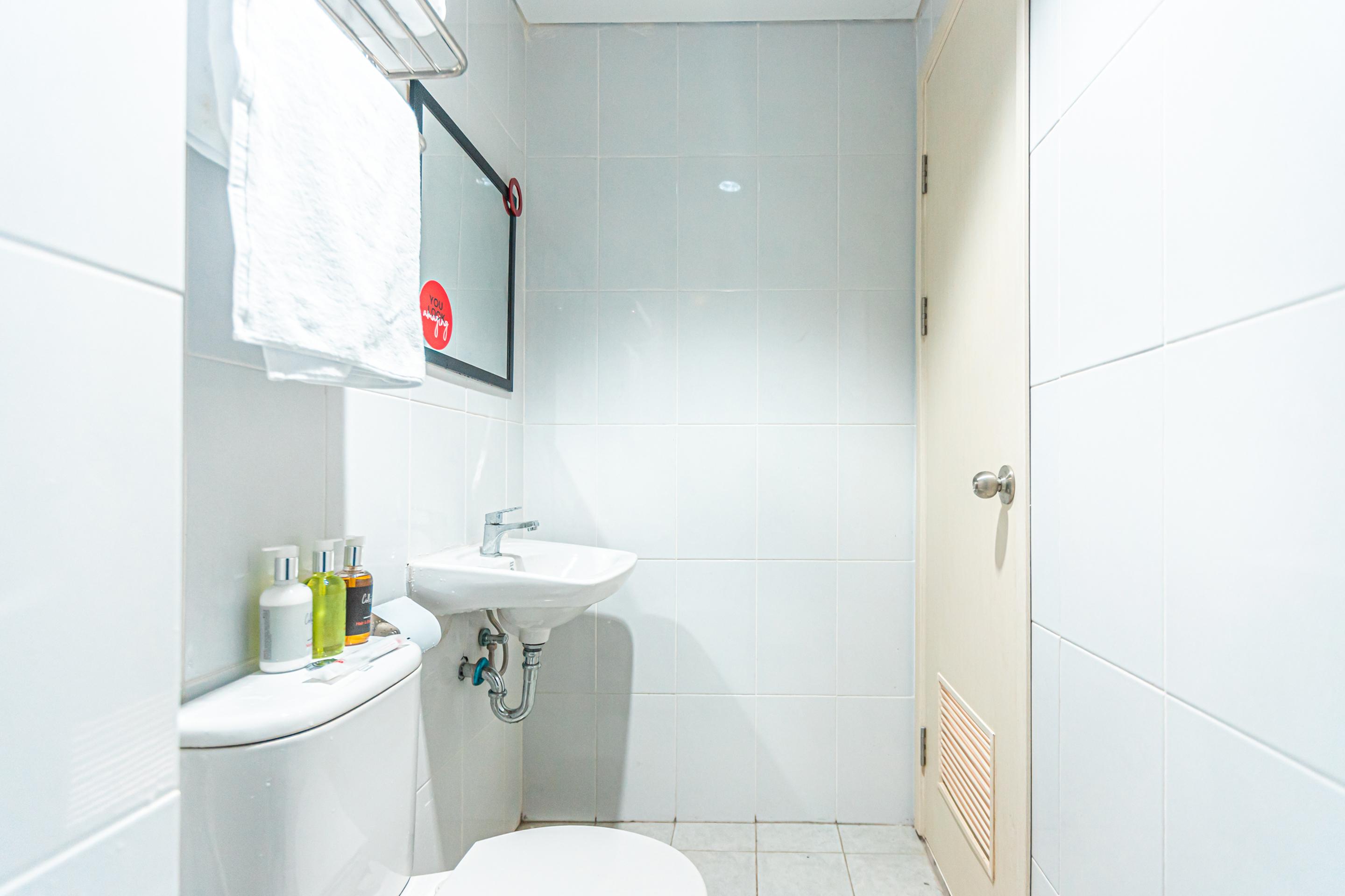 Capital O Urbano Hotel Бекаси Екстериор снимка